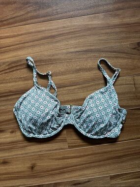La Vie En Rose Sage Green Floral Tile Underwire Swim Bra